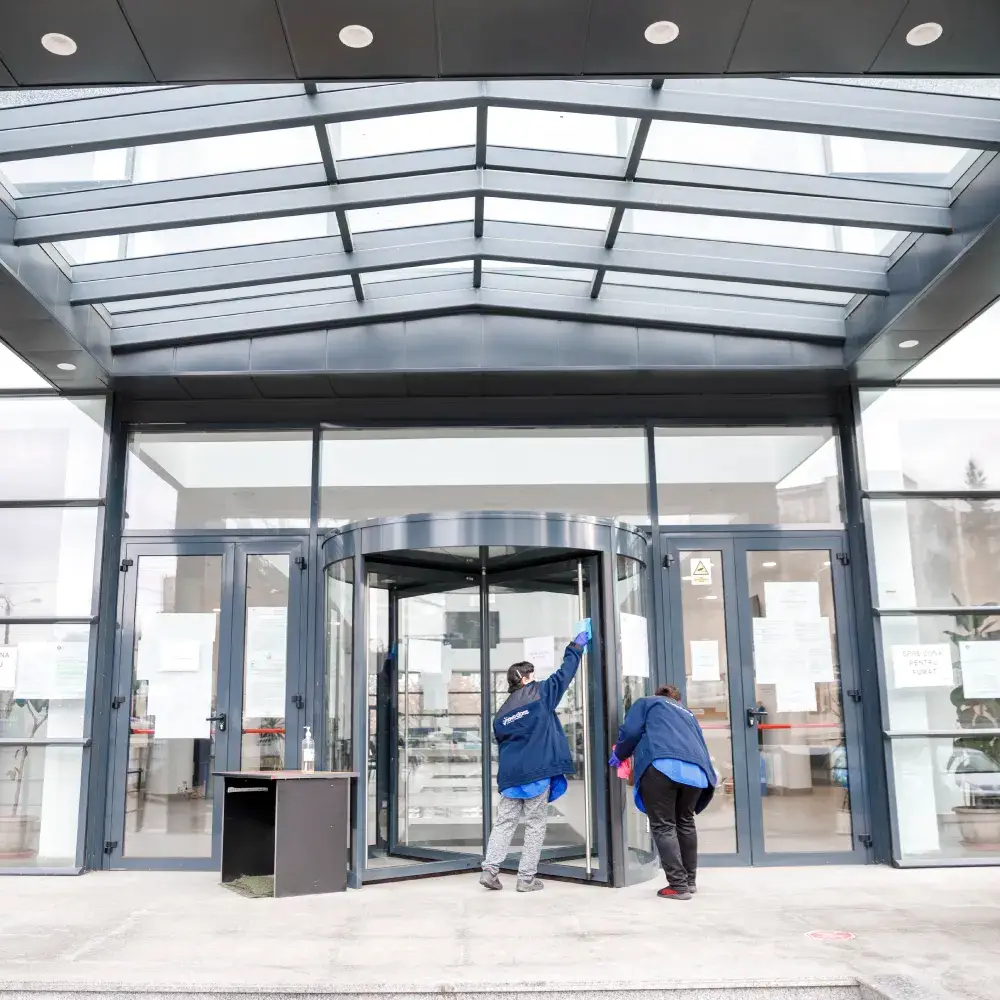 Servicii curățenie și întreținere Novo Class instituții