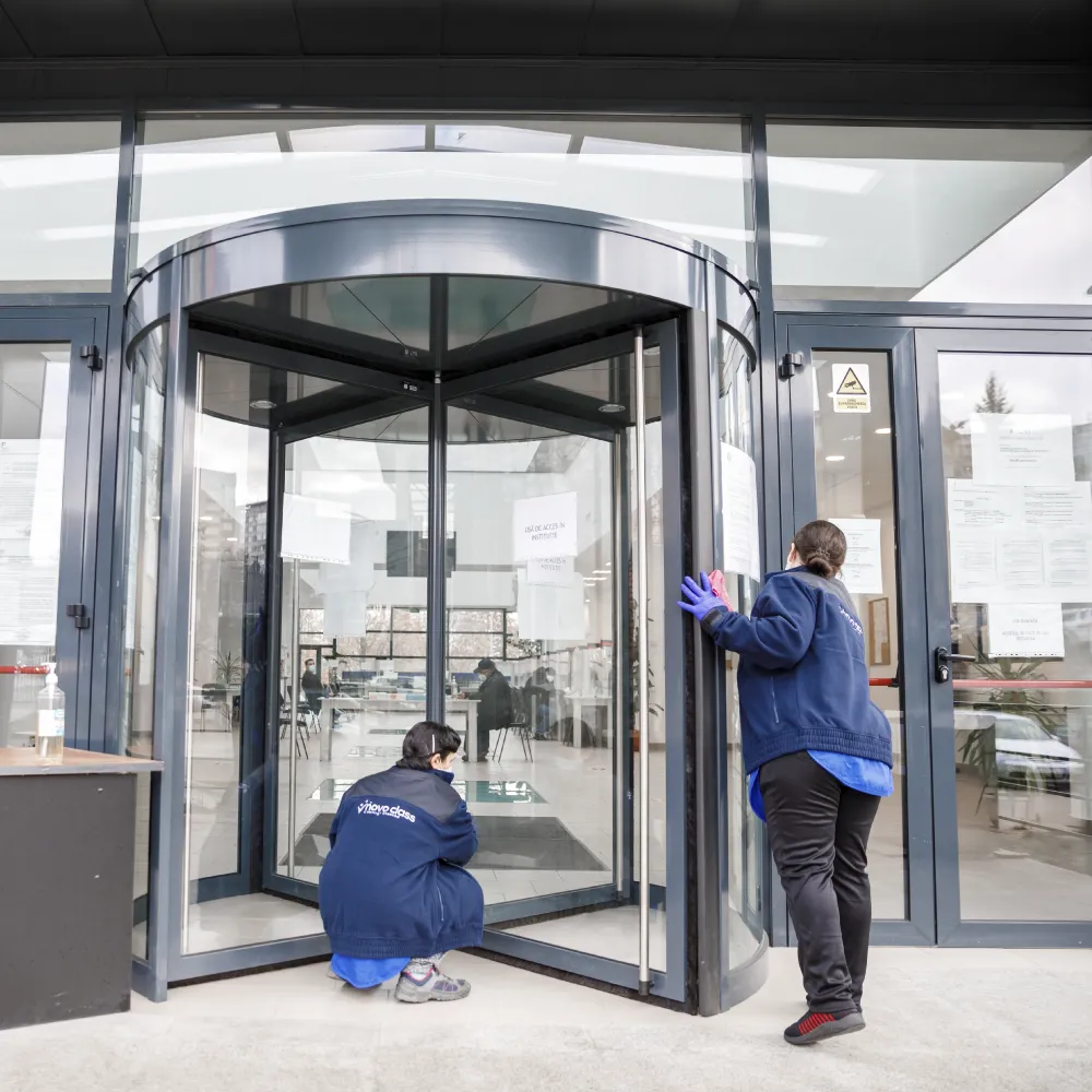 Servicii curățenie și întreținere Novo Class spații comerciale