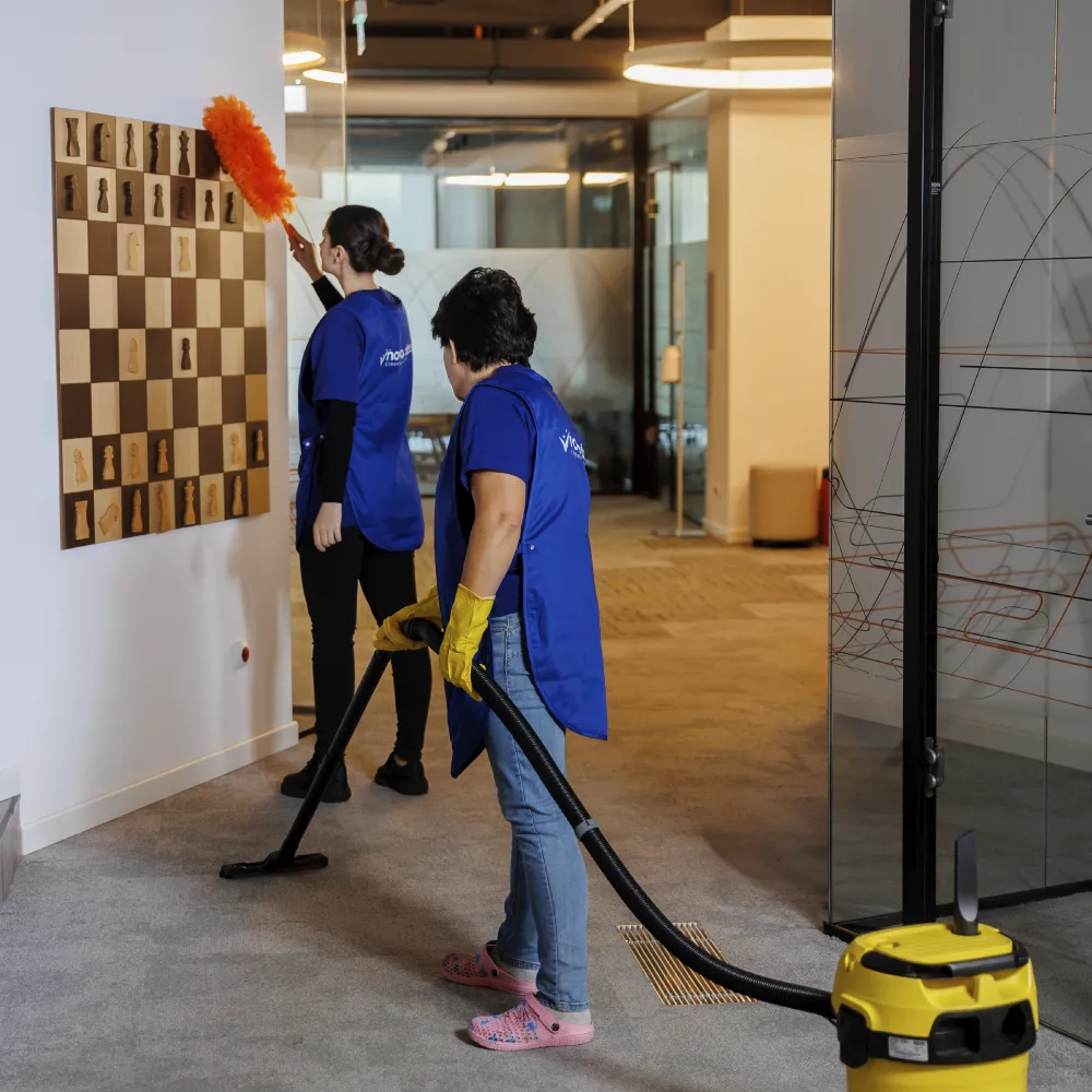 Servicii curățenie și întreținere Novo Class pentru birouri